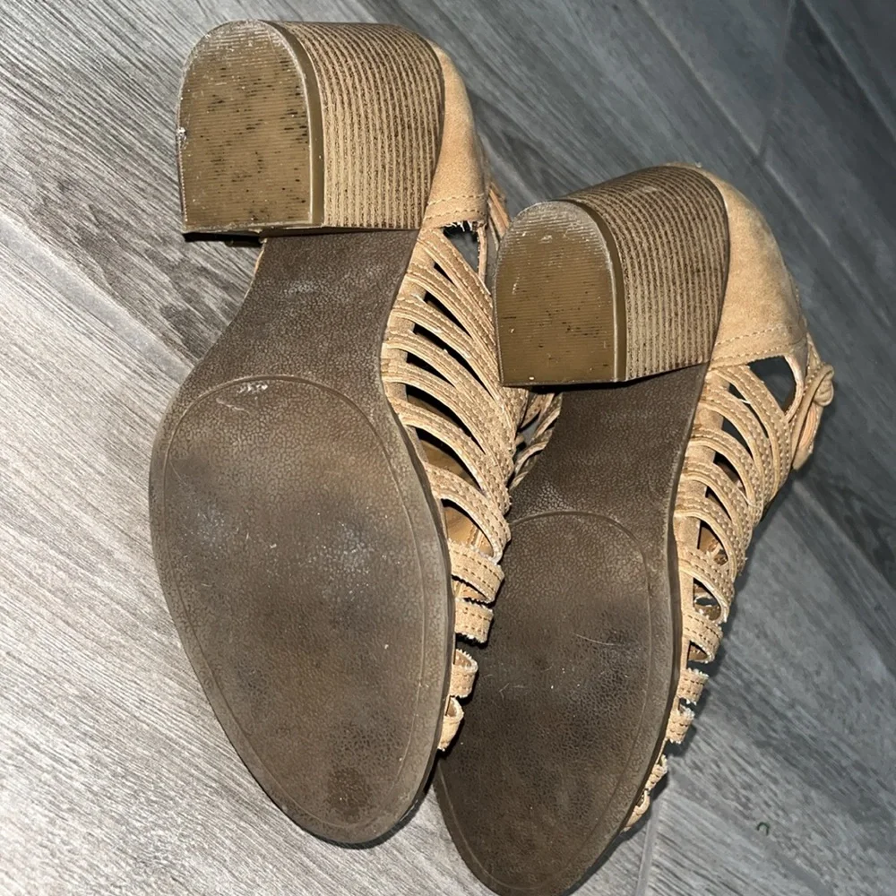 Rampage Vella Women’s chunky heel tan faux suede size 7.5